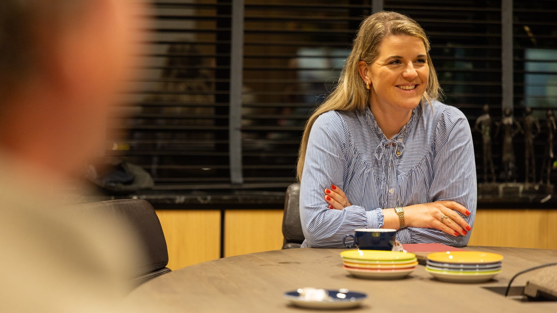 Een lid van de Inwonersadviesraad tijdens de vergadering